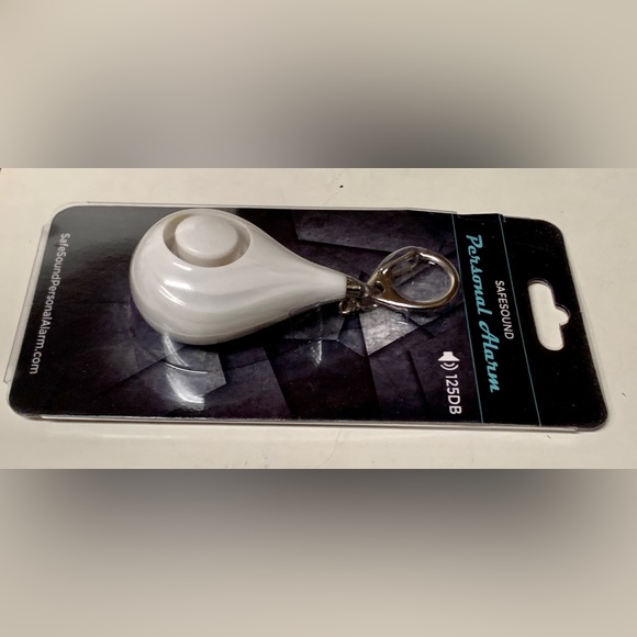 SAFESOUND 125 Decibel Personal Safety Emergency Alarm Keychain - Picture 6 of 8